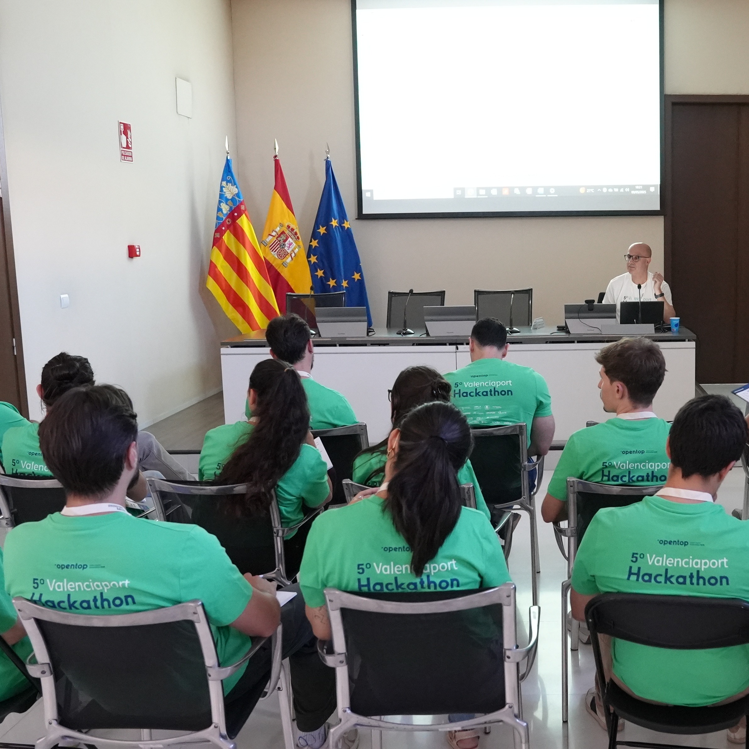 Green Entrepreneurship and Living Labs: The Key to Sustainable Ports